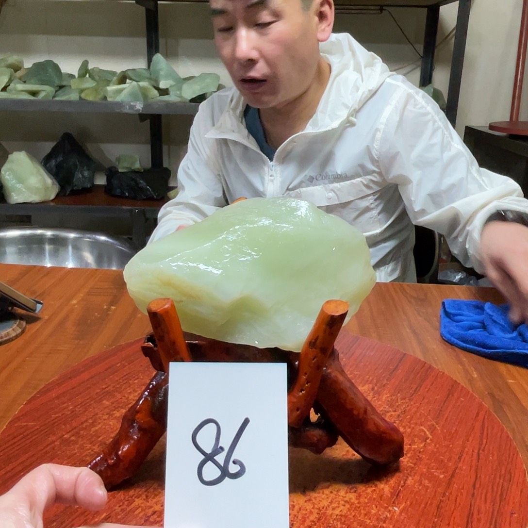 蛇纹石玉未镶嵌原石86