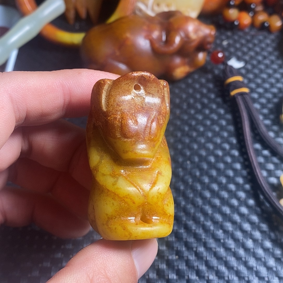 岫玉未镶嵌珠宝奇石