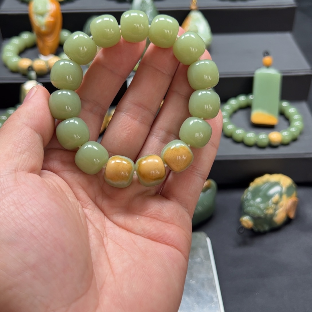 老***酒岫岩河磨玉（透闪石质玉）未镶嵌颈饰