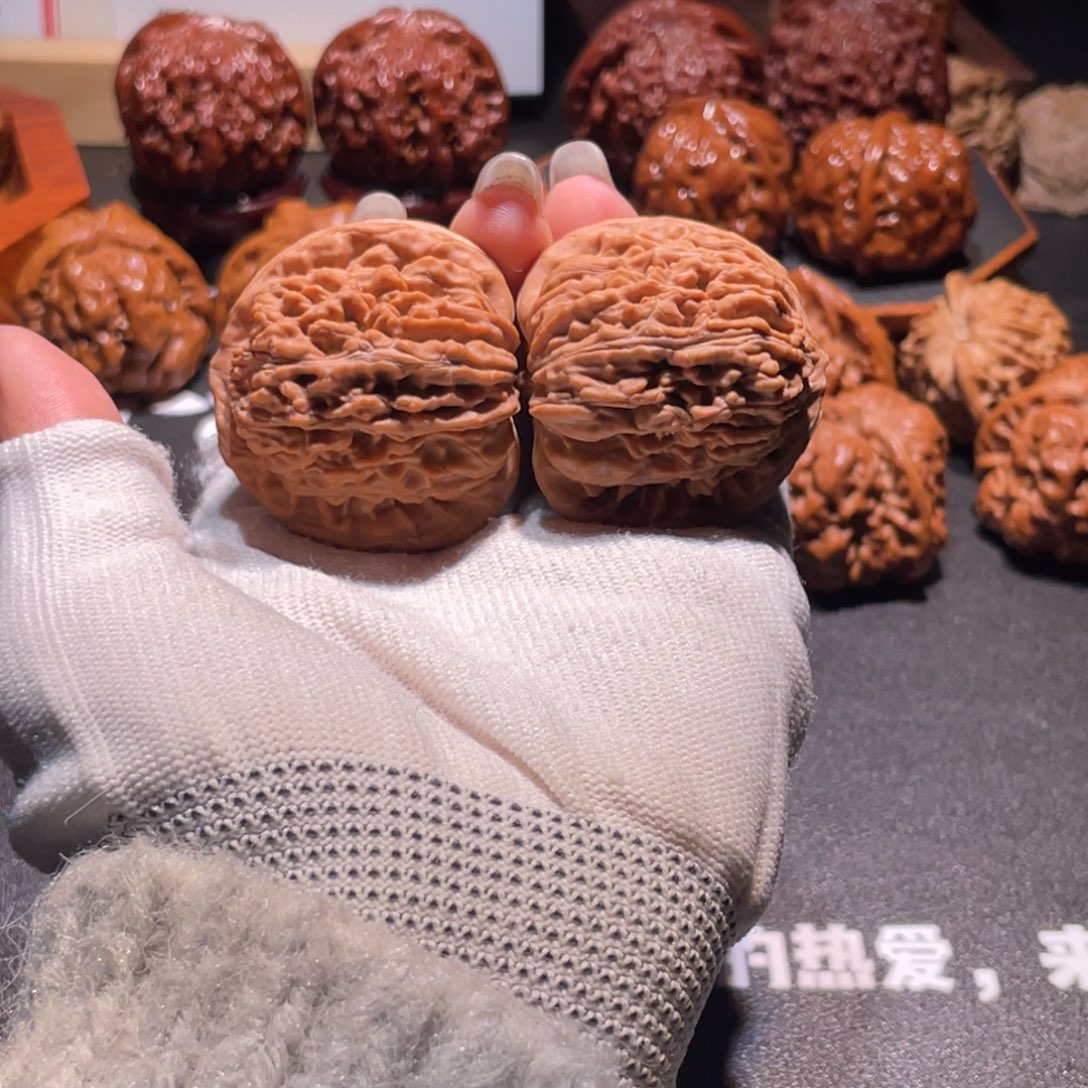 文玩核桃吊坠41.39四座楼2956