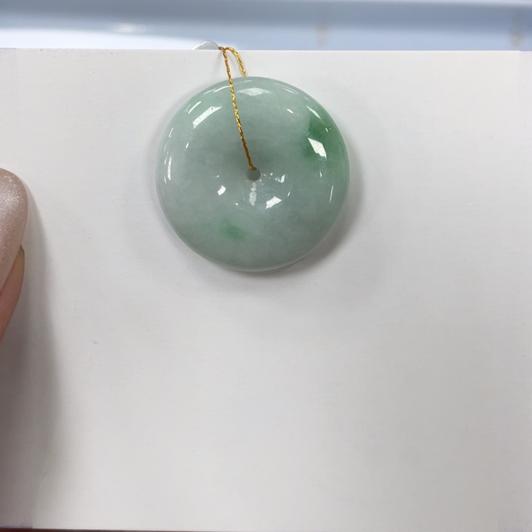 翡翠未镶嵌颈饰平安扣