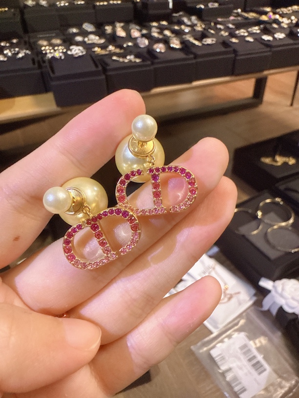 未使用 DIOR/迪奥 澳海贝/耳钉dior彩色耳钉