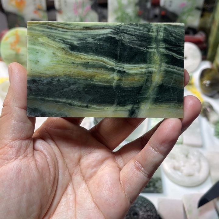 独山玉未镶嵌颈饰