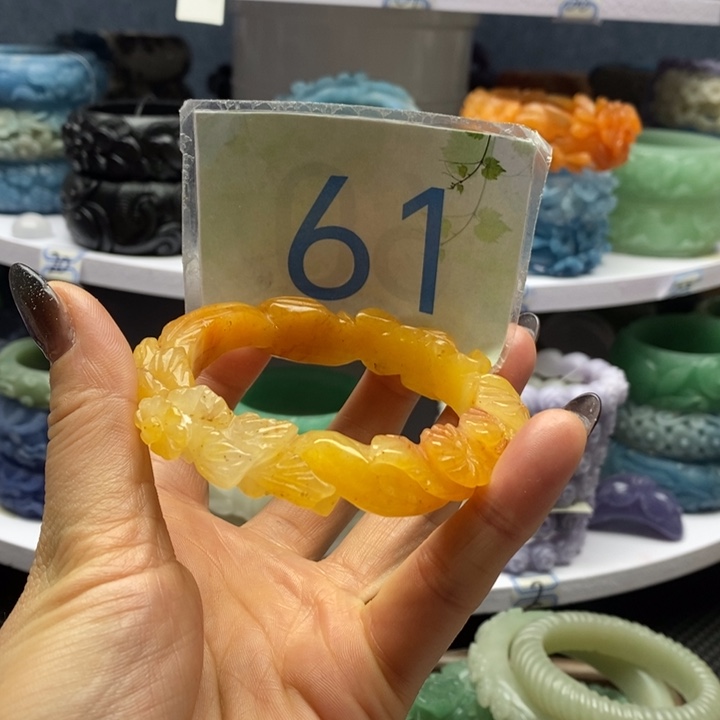 未镶嵌手镯石英岩玉