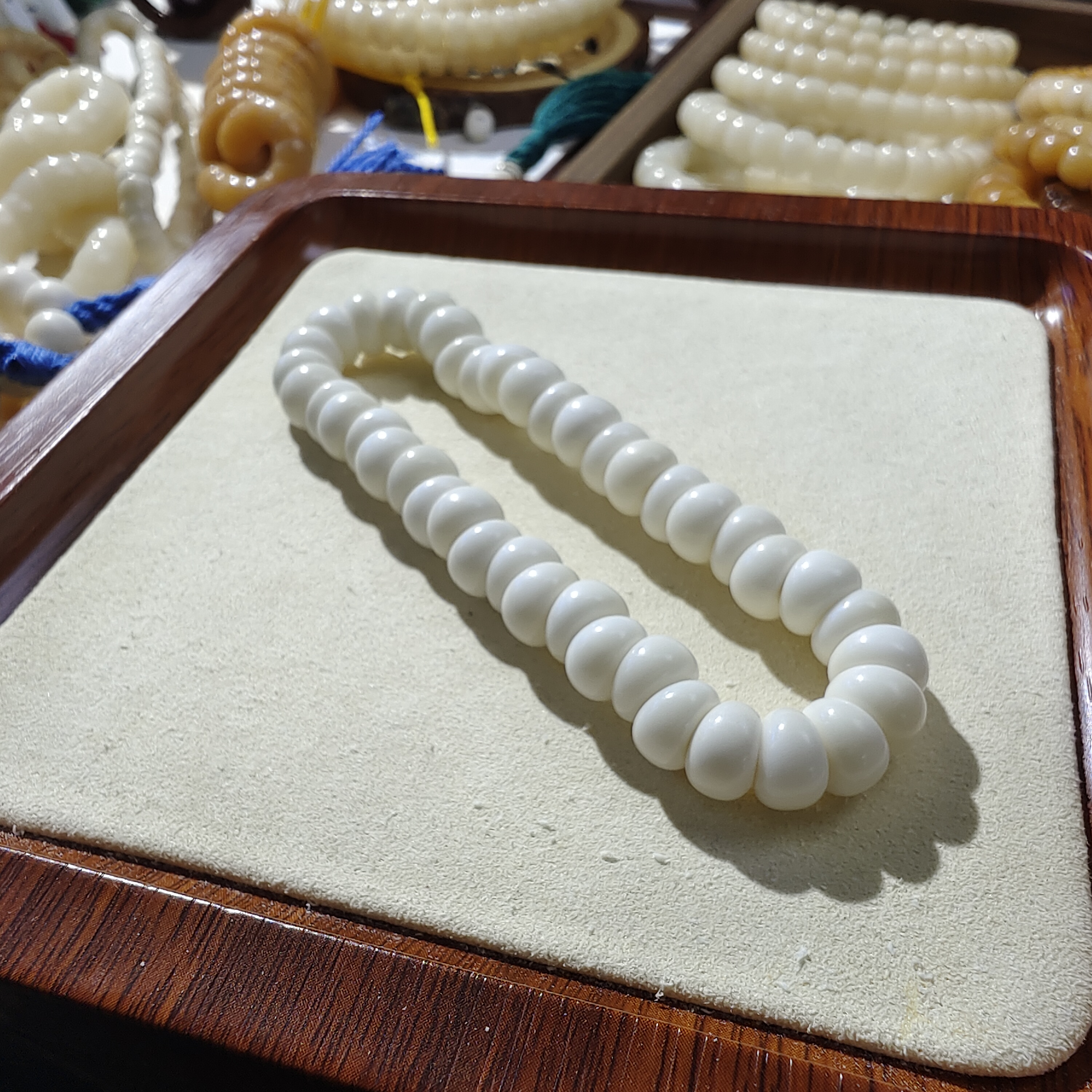 精工白玉菩提蒜瓣大肠