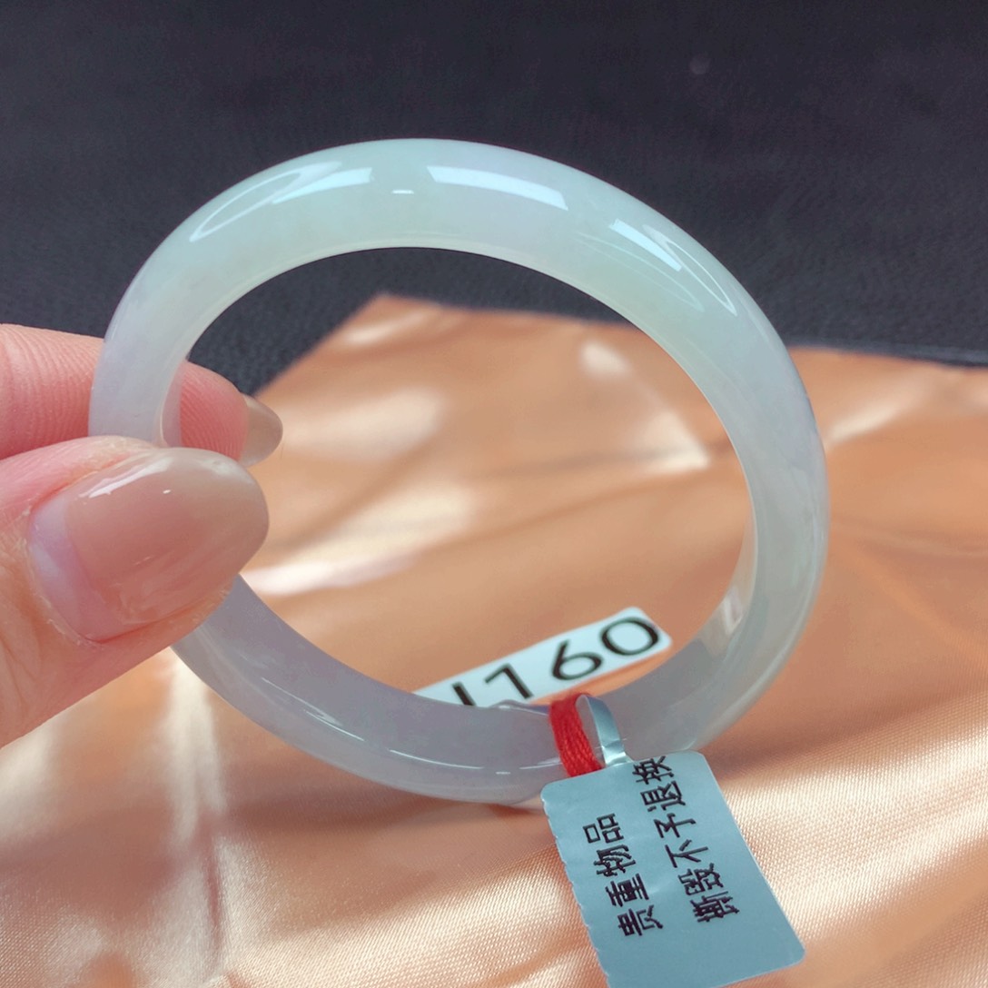 翡翠手镯未镶嵌手镯88