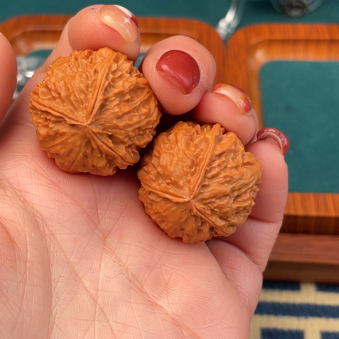 文玩核桃把件蚂蚁球三棱