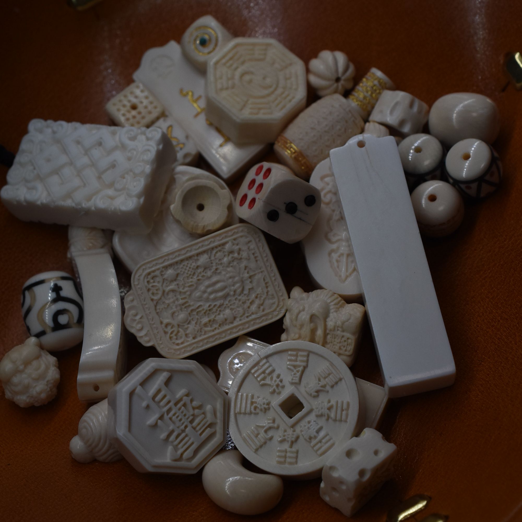 直播专用链接 微瑕雕刻小件配饰/介意开裂开笑/勿拍