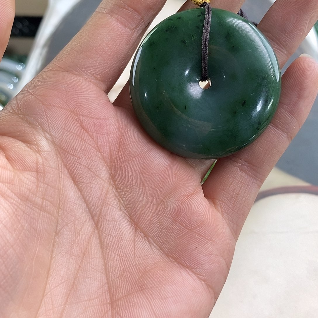 和田玉（碧玉）未镶嵌颈饰平安扣