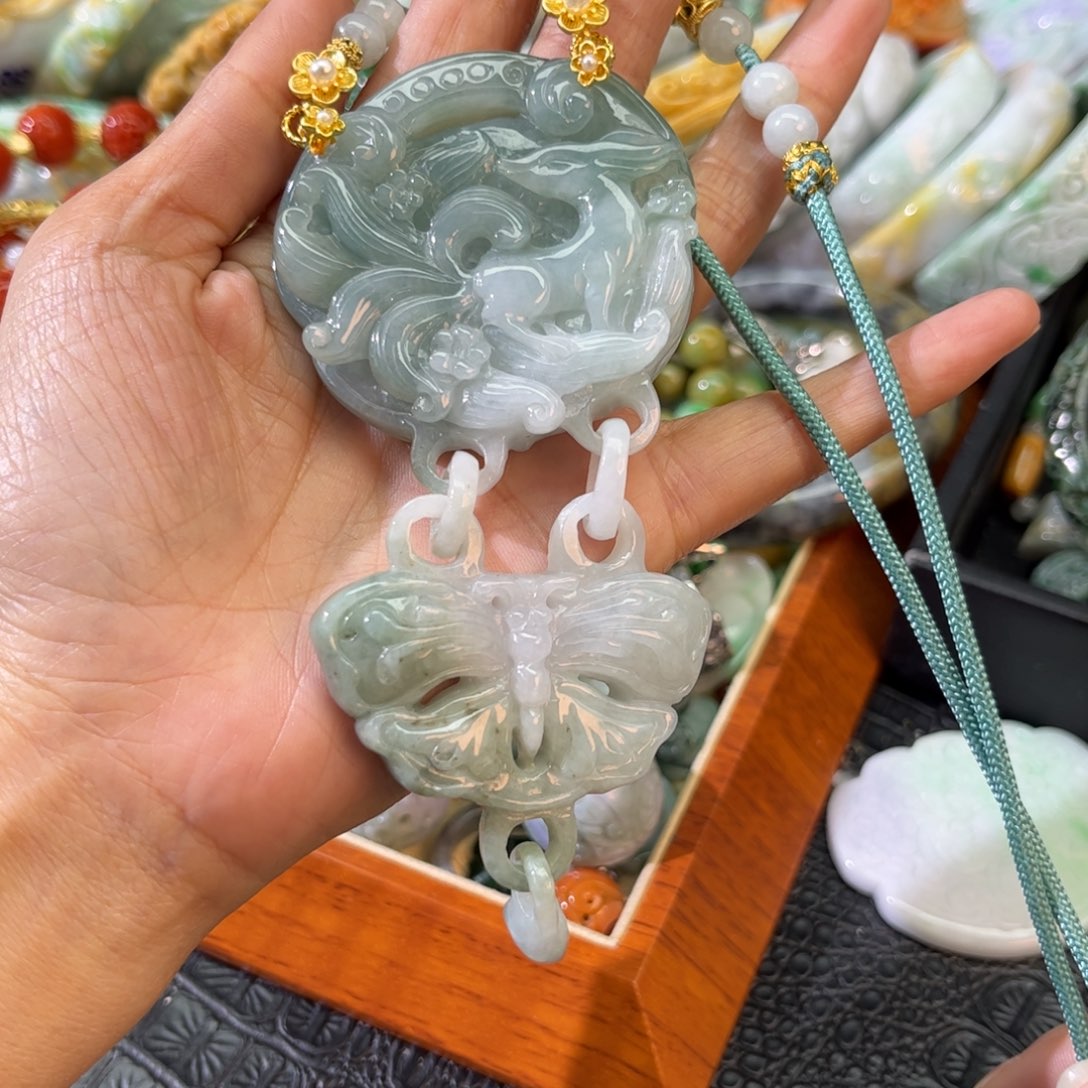 翡翠颈饰未镶嵌待编款