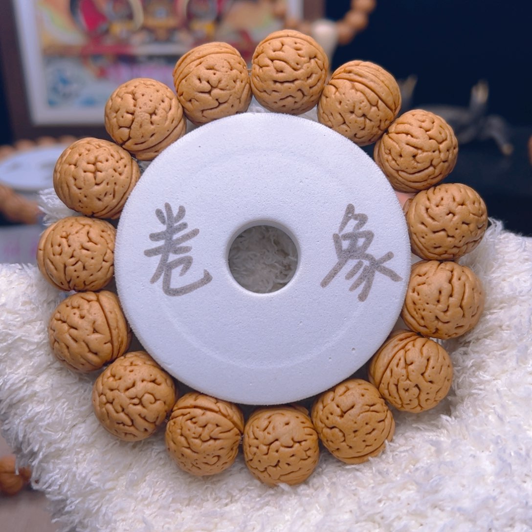 桃核手串1.9加盘锦肌肉