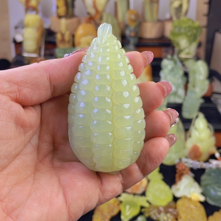 蛇纹石玉手把件未镶嵌