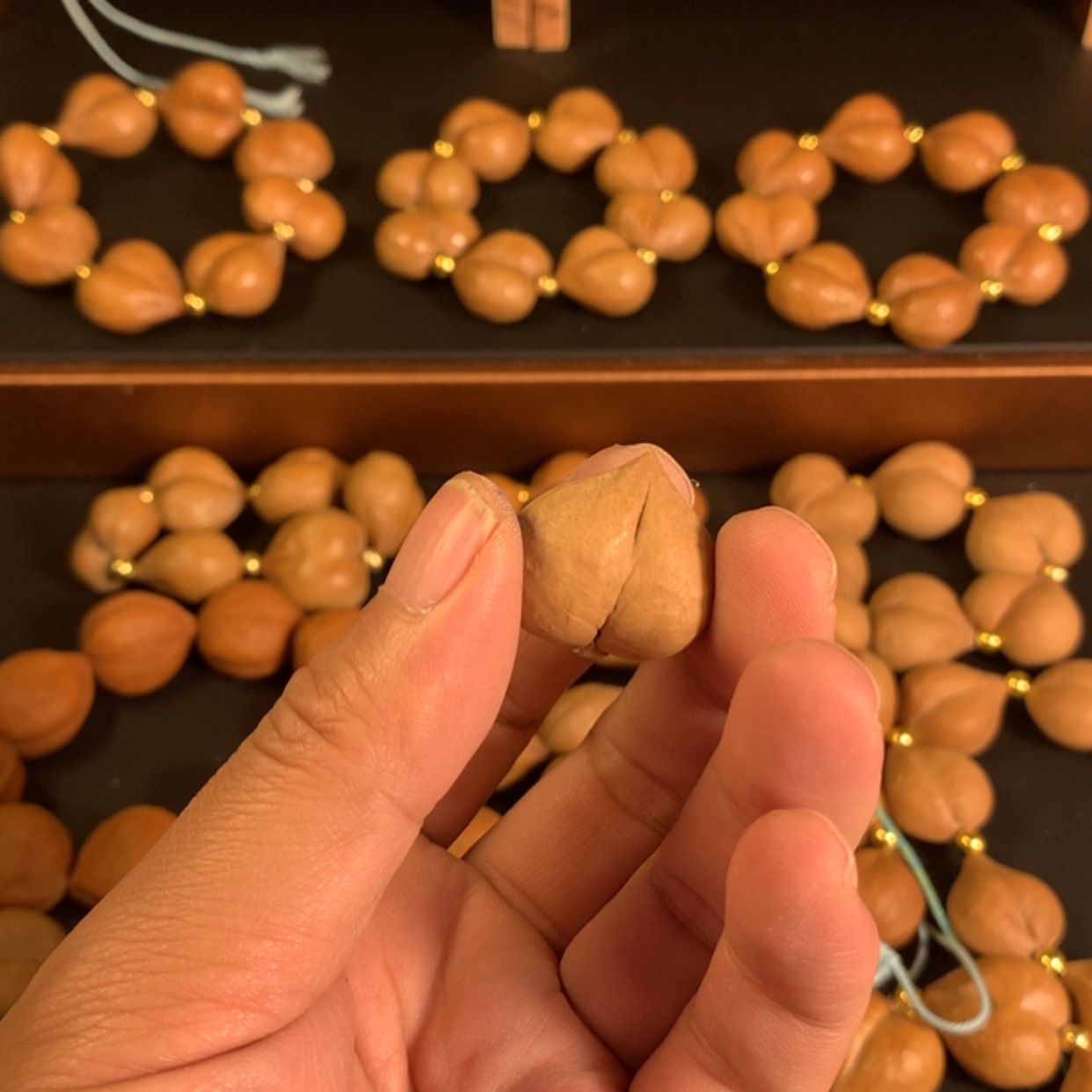 【闪购商品】吊坠桃核风****滚