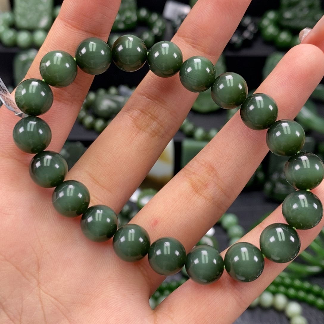 森***林和田玉未镶嵌珠宝奇石