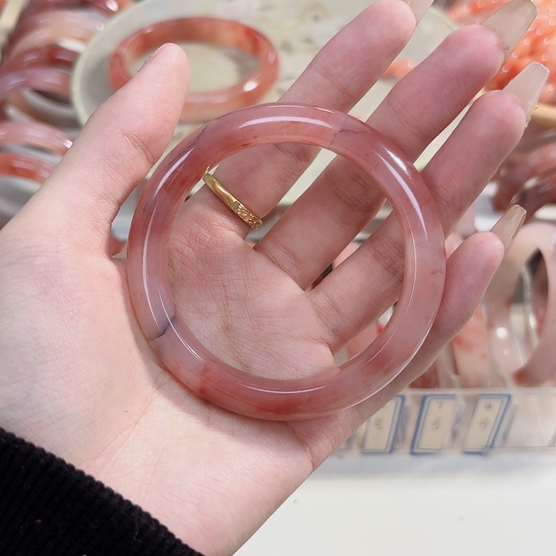 石英质玉手镯未镶嵌快***天