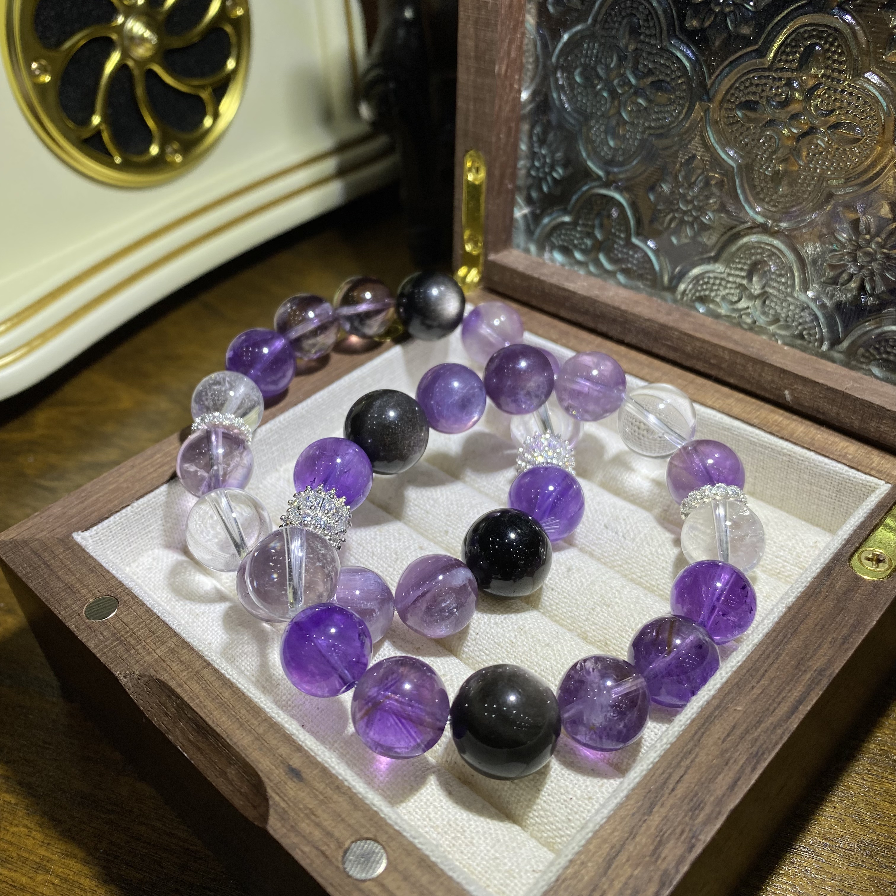 C322天然紫水晶/紫锂云母/银曜石/白幽灵设计款手链-多样性发其一