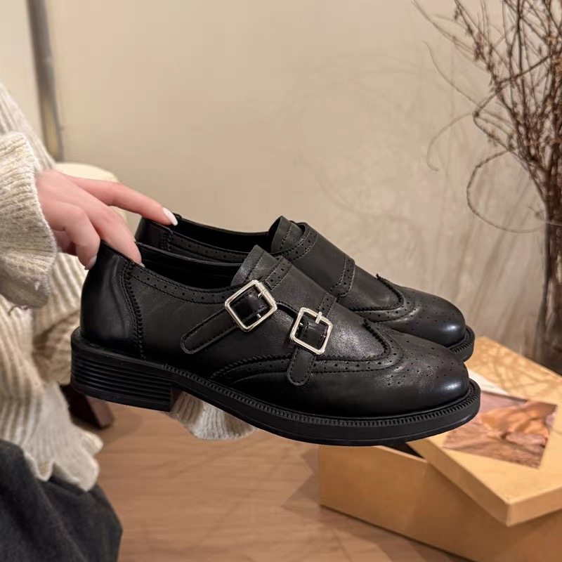 布洛克一脚蹬法式低跟英伦风小皮鞋
