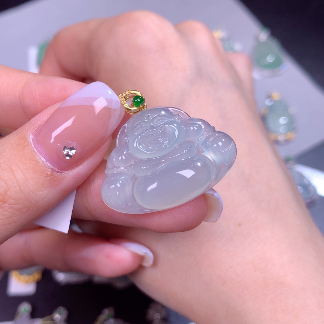 颈饰18K金镶嵌翡翠佛公