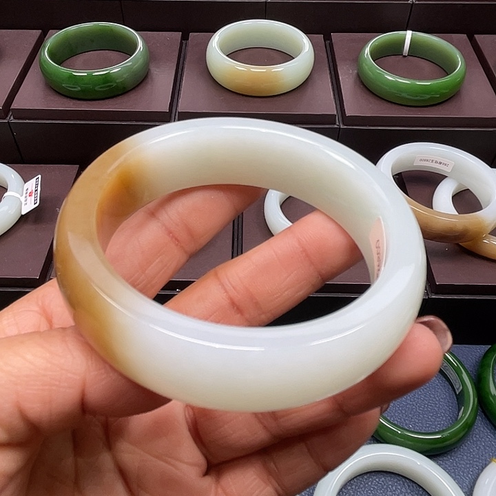 和田玉未镶嵌手镯6061