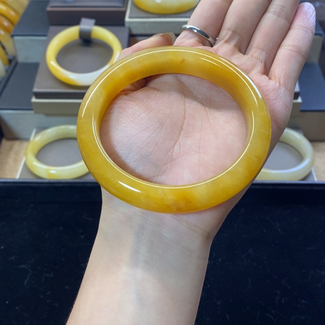 石英质玉（黄龙玉）未镶嵌手镯