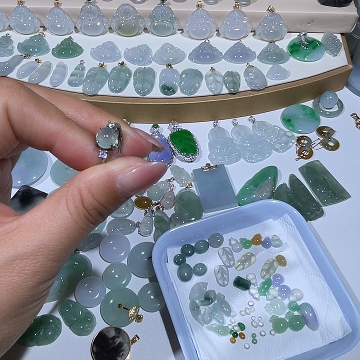 翡翠未镶嵌吊坠(不含链)