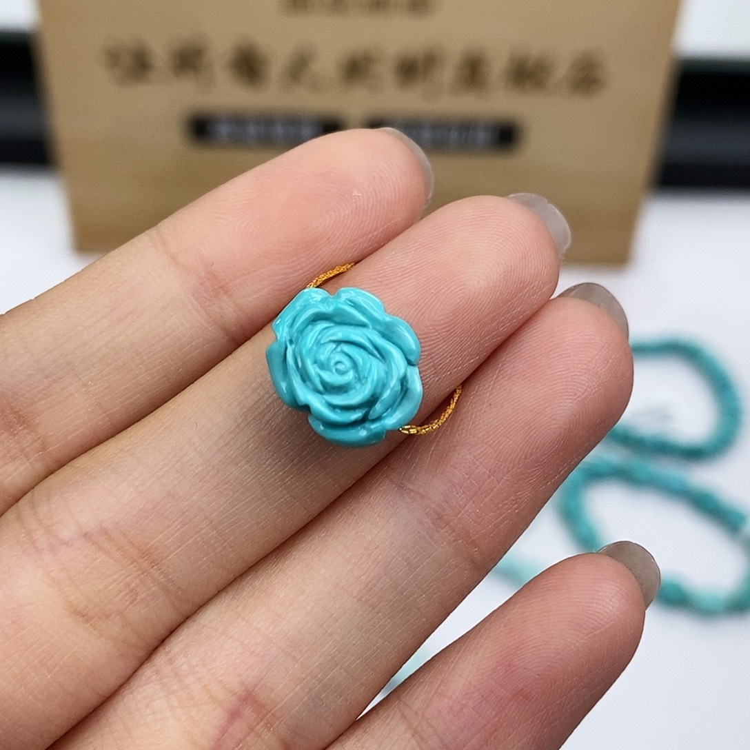 绿松石未镶嵌珠宝奇石