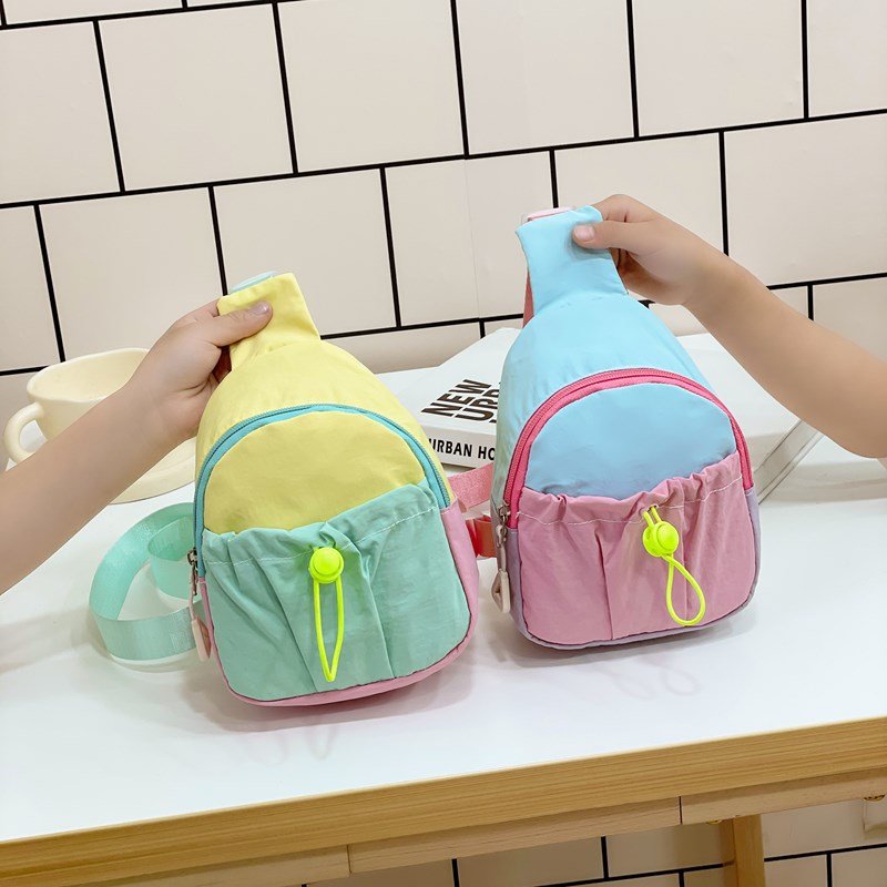 儿童韩版胸包个性拼色抽绳女孩小清新斜挎零钱配饰外出游玩小背包