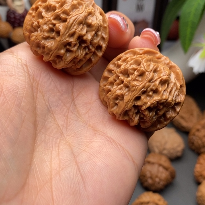 文玩核桃把件小****u苹果园狮子头