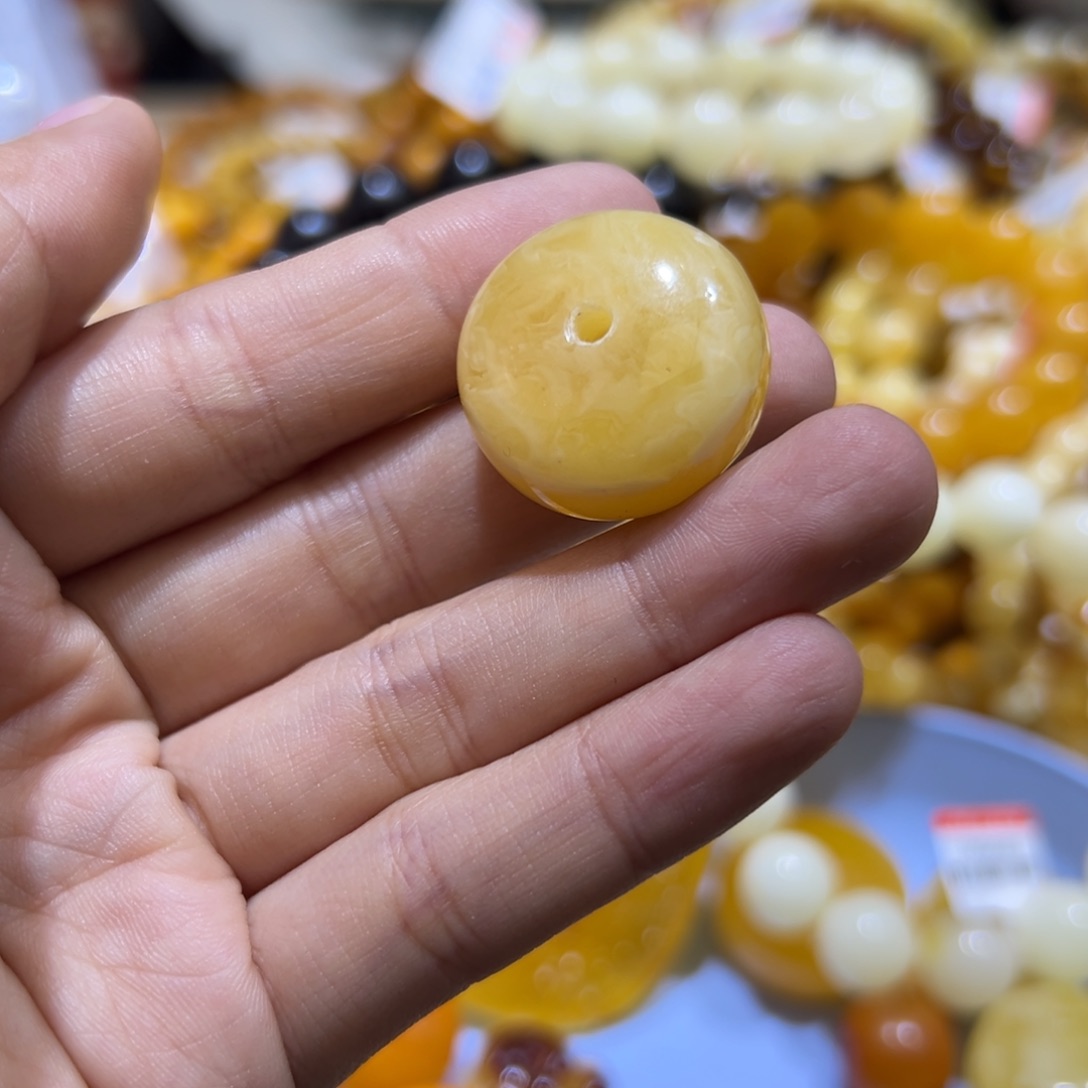 琥珀珠宝奇石未镶嵌