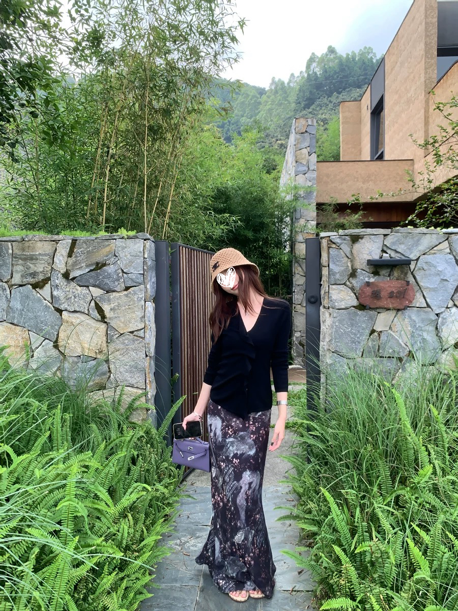设计感不对称荷叶边针织衫扎染水墨印花高腰半身裙套装