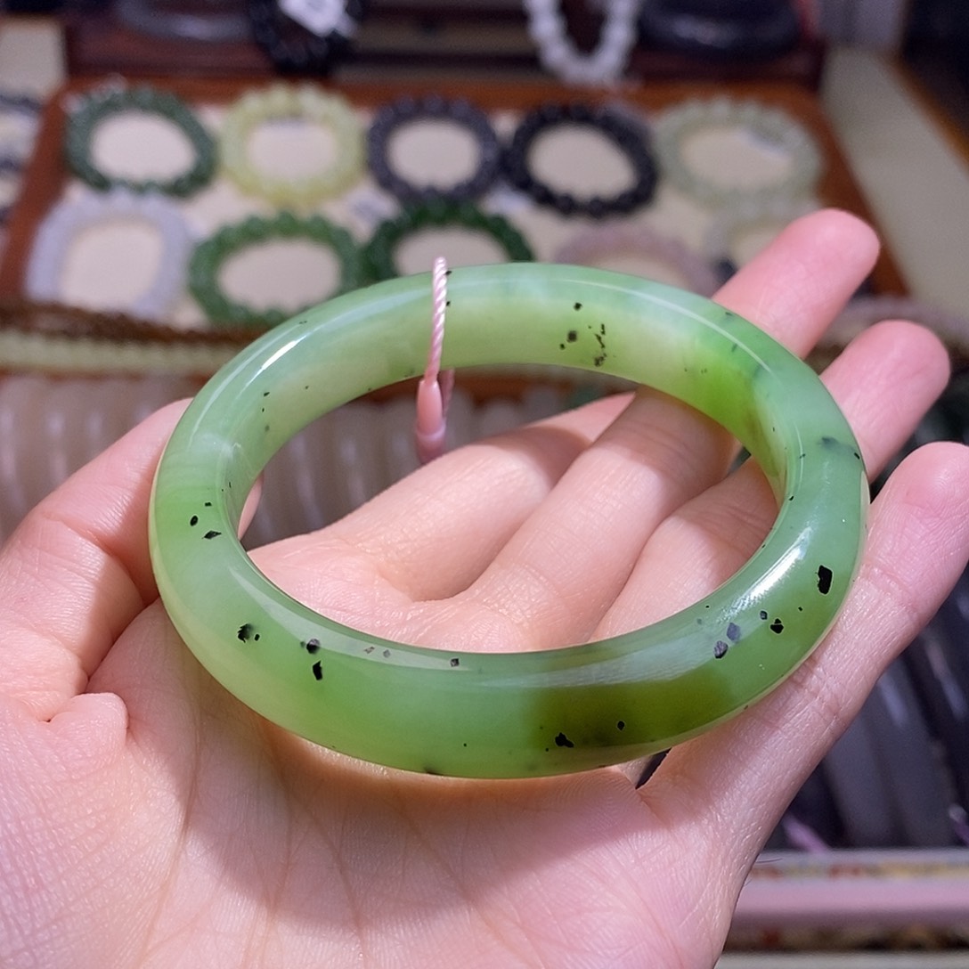 颈饰未镶嵌和田玉碧玉乌兰海带糖手镯54.5圈口