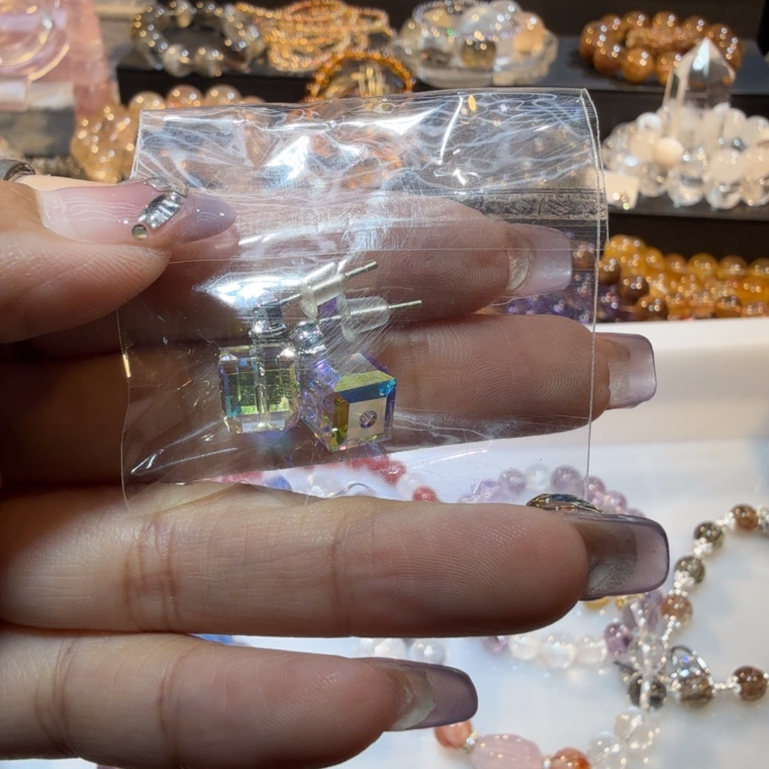 鲸***归银S925镶嵌耳饰水晶
