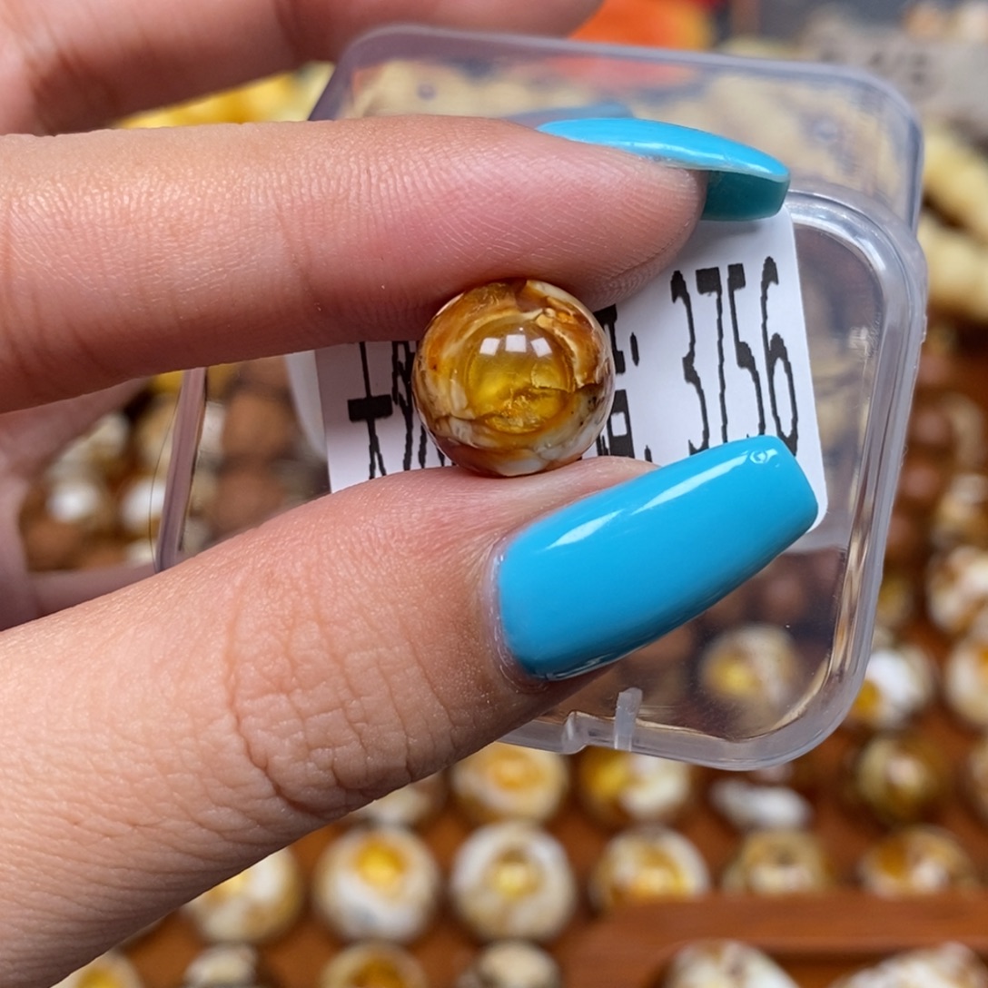 蜜蜡未镶嵌珠宝奇石3756