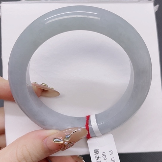 翡翠手镯未镶嵌A货