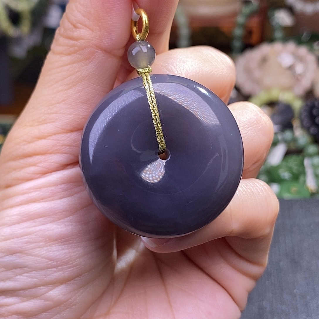 和田玉未镶嵌颈饰浓烟紫帝王紫平安扣18.K金