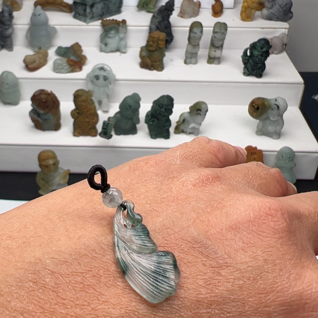 翡翠未镶嵌颈饰翡翠首饰