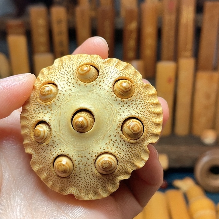竹老竹根雕刻手工莲蓬有裂