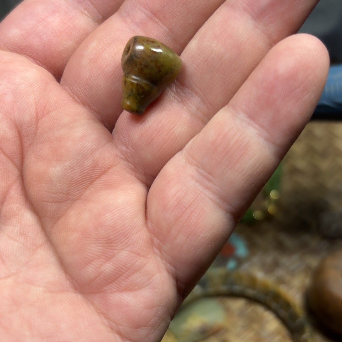 岫岩老玉（透闪石质玉）颈饰未镶嵌有*