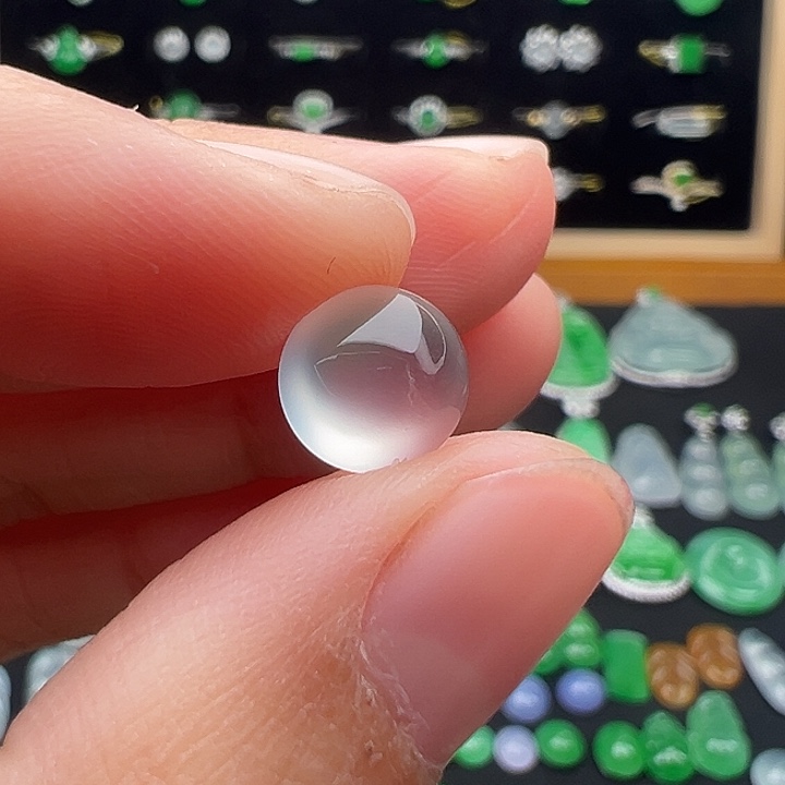 翡翠未镶嵌颈饰蛋8.1