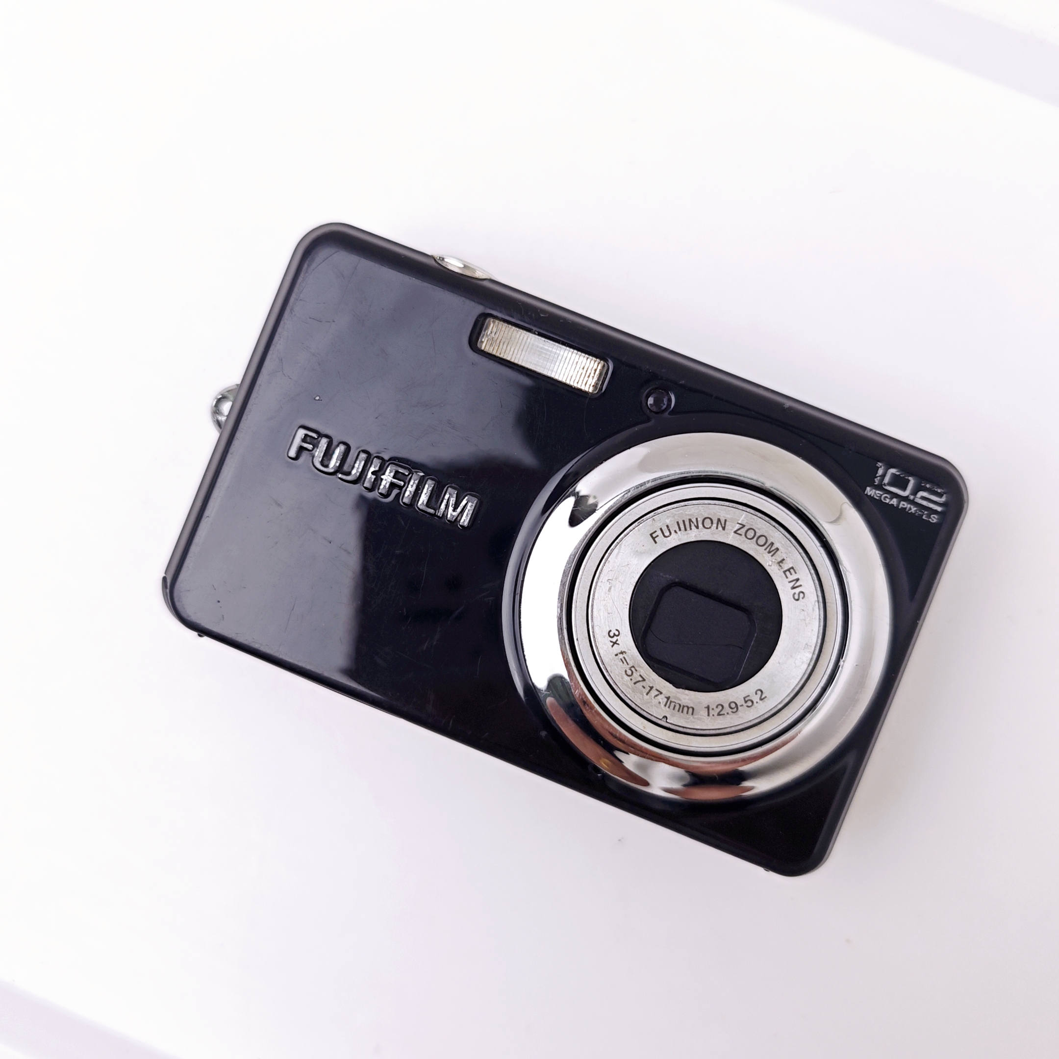 9新 Fujifilm/富士 j28 1000万像素3倍变焦 复古白调 ccd相机