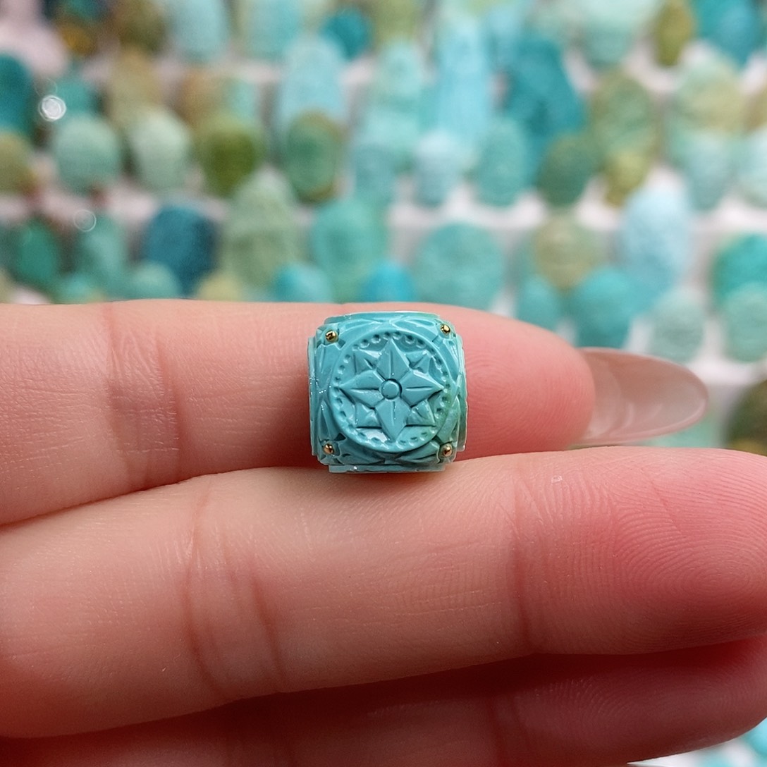 绿松石绿松石未镶嵌