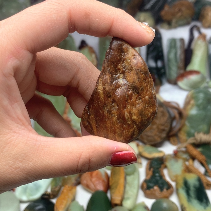 岫岩河磨玉（透闪石质玉）挂件未镶嵌