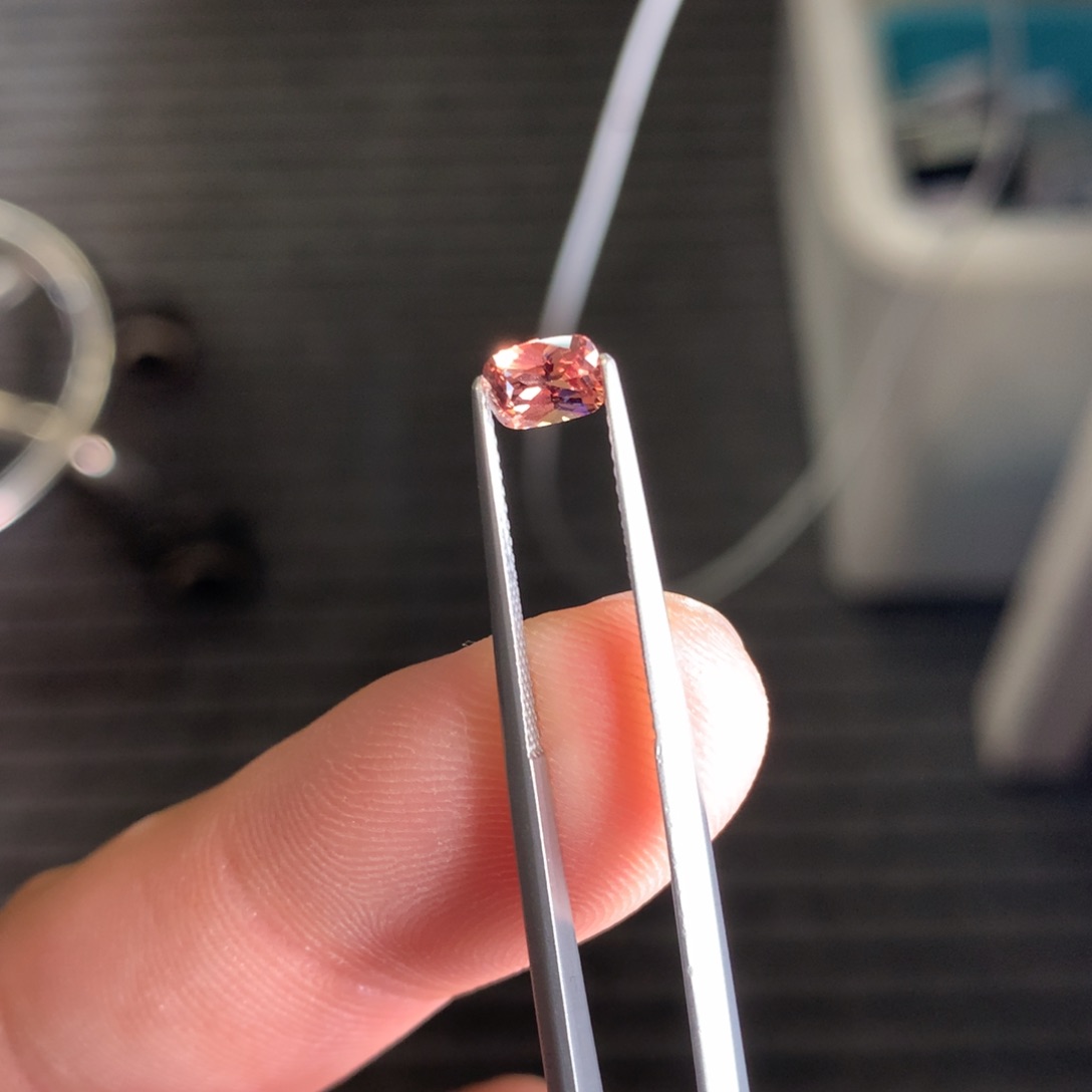 彩色蓝宝石裸石未镶嵌0.57克拉日落橙帕帕拉恰粉蓝宝