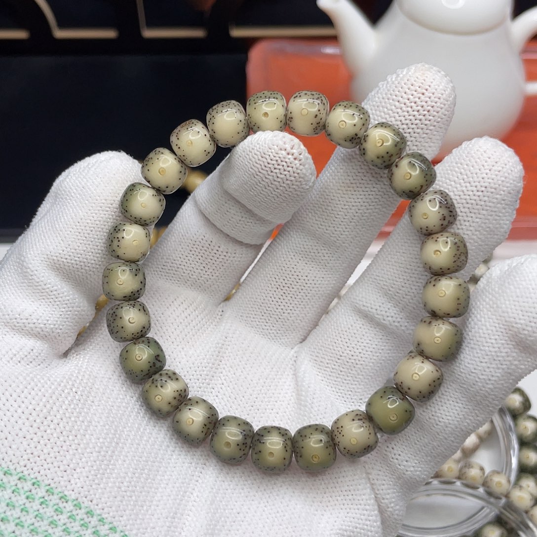 星月菩提吊坠06。9/8绿冰黄金瞳