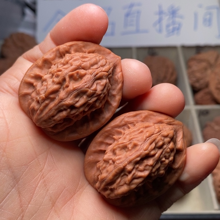 文玩核桃吊坠大红袍