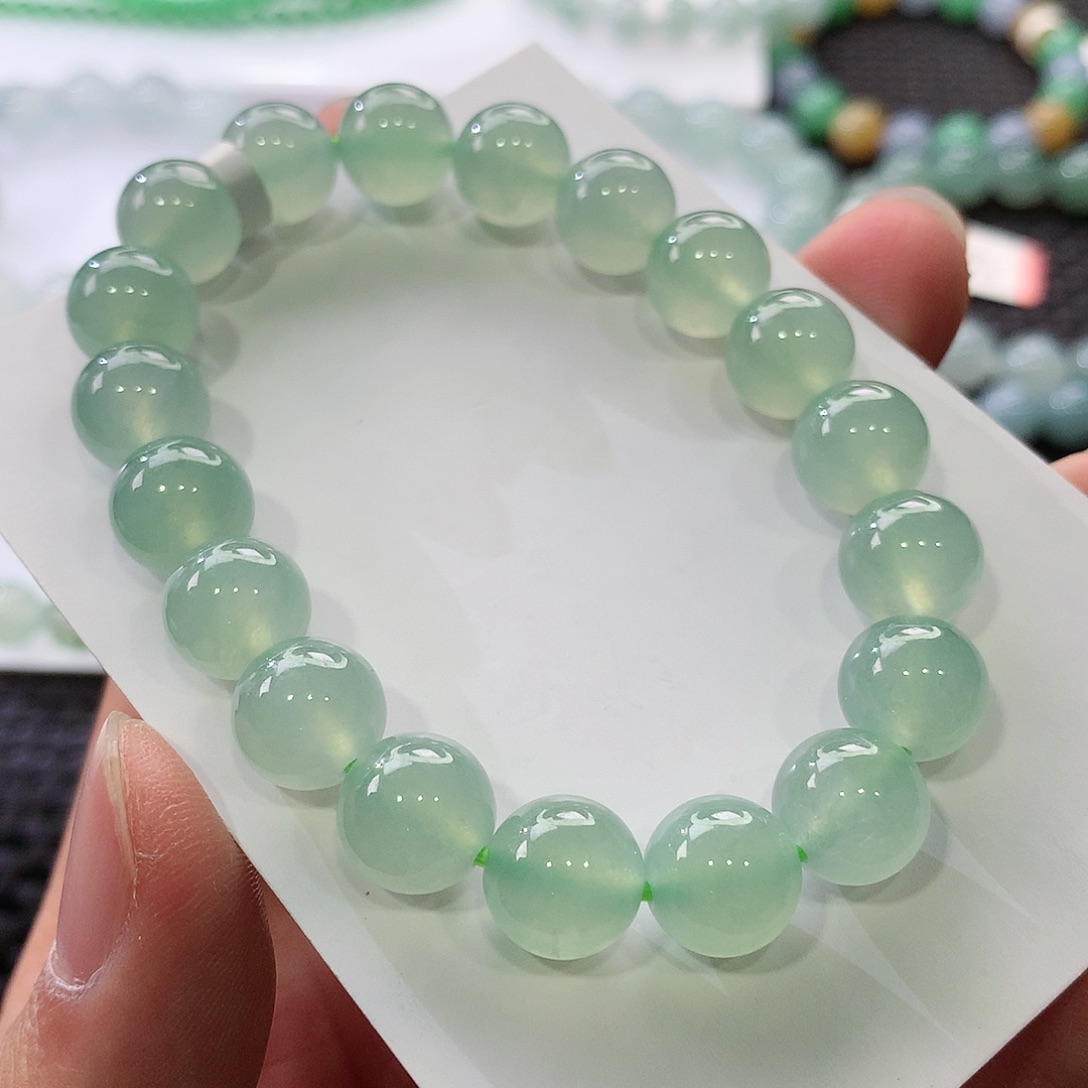 翡翠手链未镶嵌翡翠