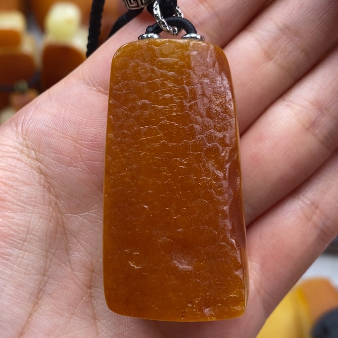 琥珀吊坠(赠链)未镶嵌