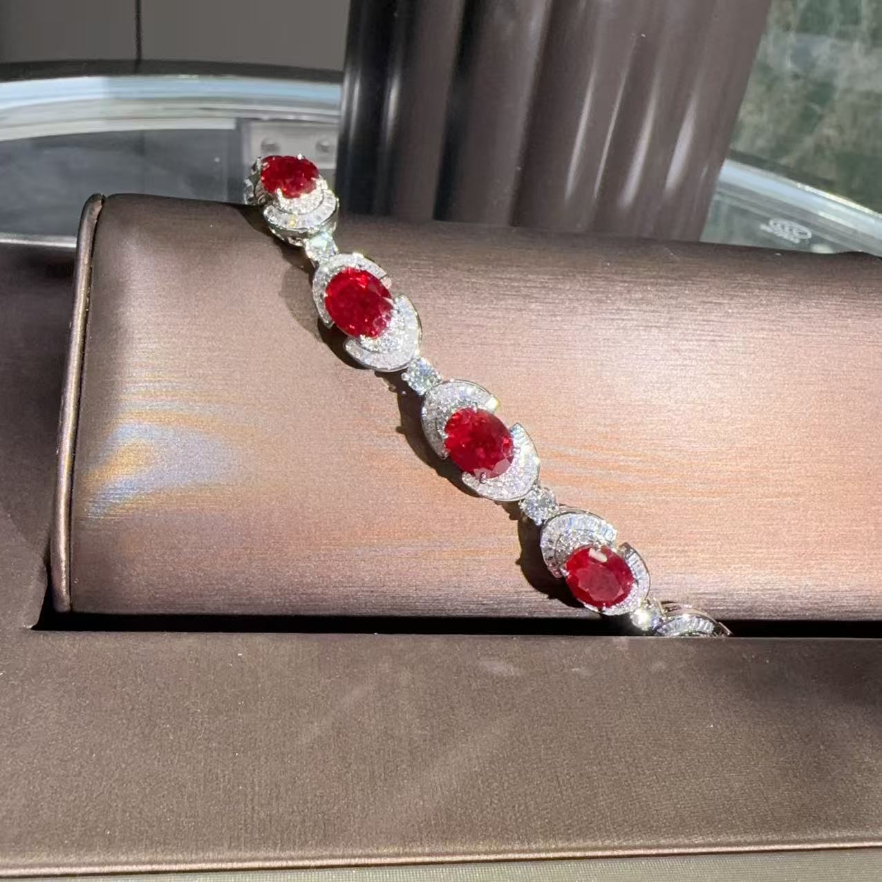 培育红宝石中古法式豪华设计款满镶重工培育红宝石手链Y498