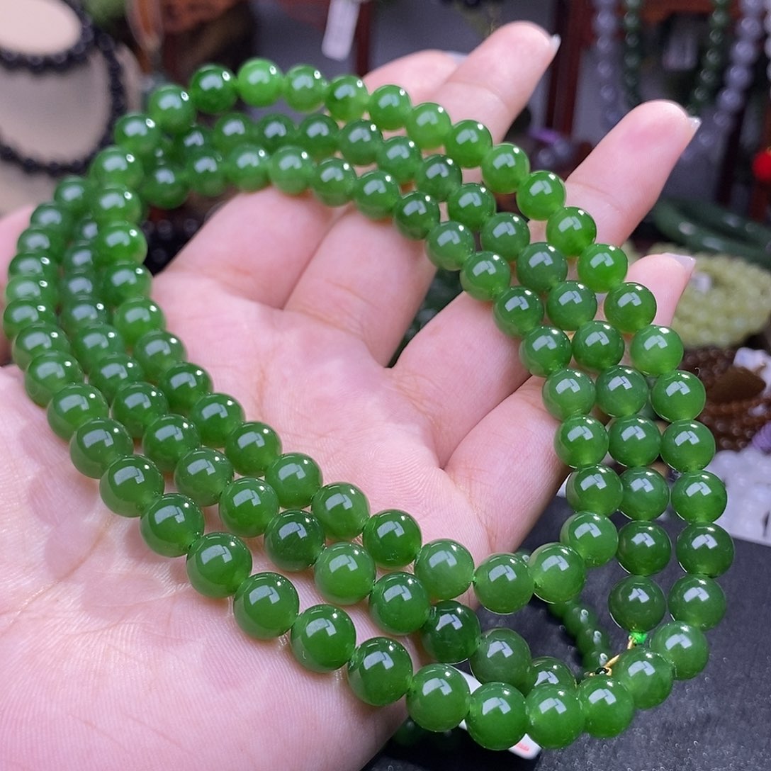 和田玉碧玉老料辣阳绿收藏级108卡8'm未镶嵌