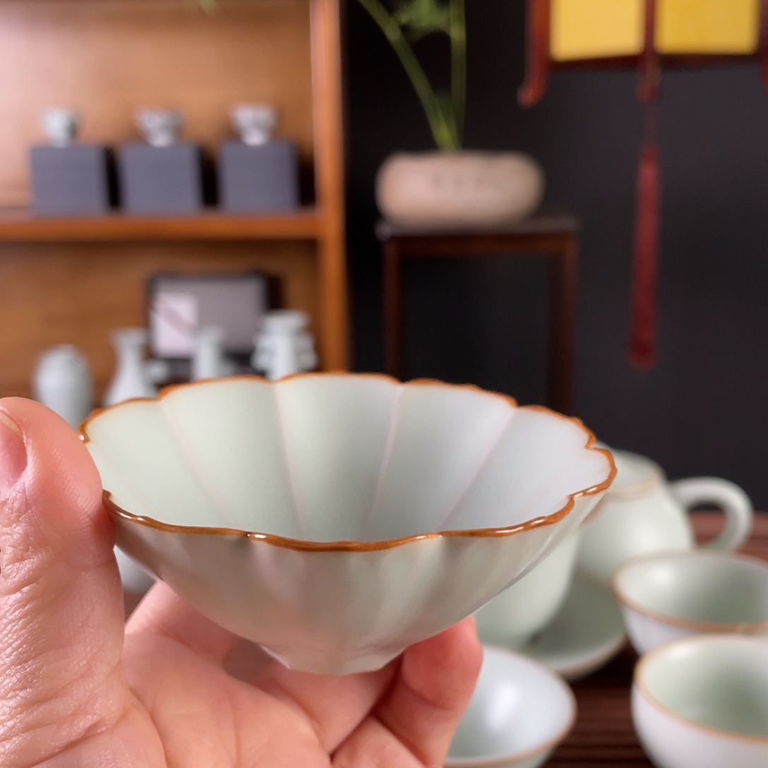 王***儿经典款的设计风格